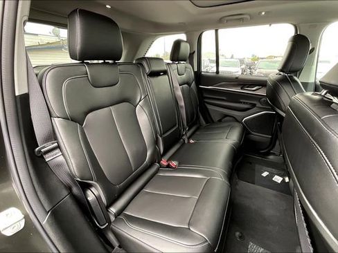 New 2024 Jeep Grand Cherokee Limited w/ Luxury Tech Group II image 23