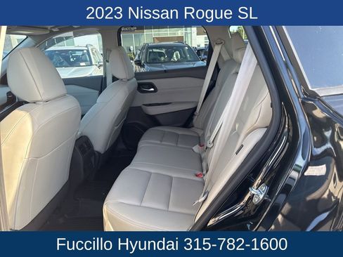 Used 2023 Nissan Rogue SL w/ SL Premium Package image 25