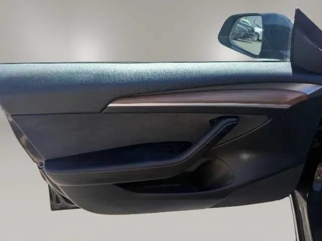 Used 2023 Tesla Model 3 Standard Range RWD image 10