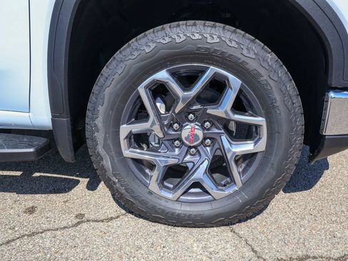 New 2026 GMC Sierra 1500 SLT w/ SLT Premium Plus Package AWD/4WD image 32