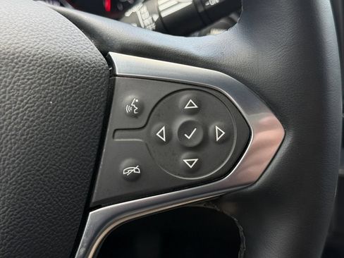 Used 2023 Chevrolet Traverse Premier FWD image 33