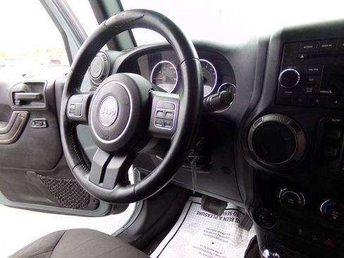 Used 2015 Jeep Wrangler Unlimited Sport w/ Quick Order Package 24S AWD/4WD image 30