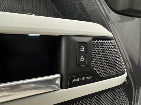 Used 2020 Land Rover Defender 110 SE AWD/4WD image 13