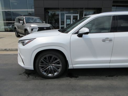 Used 2025 Lexus TX 350 AWD w/ Technology Package image 2