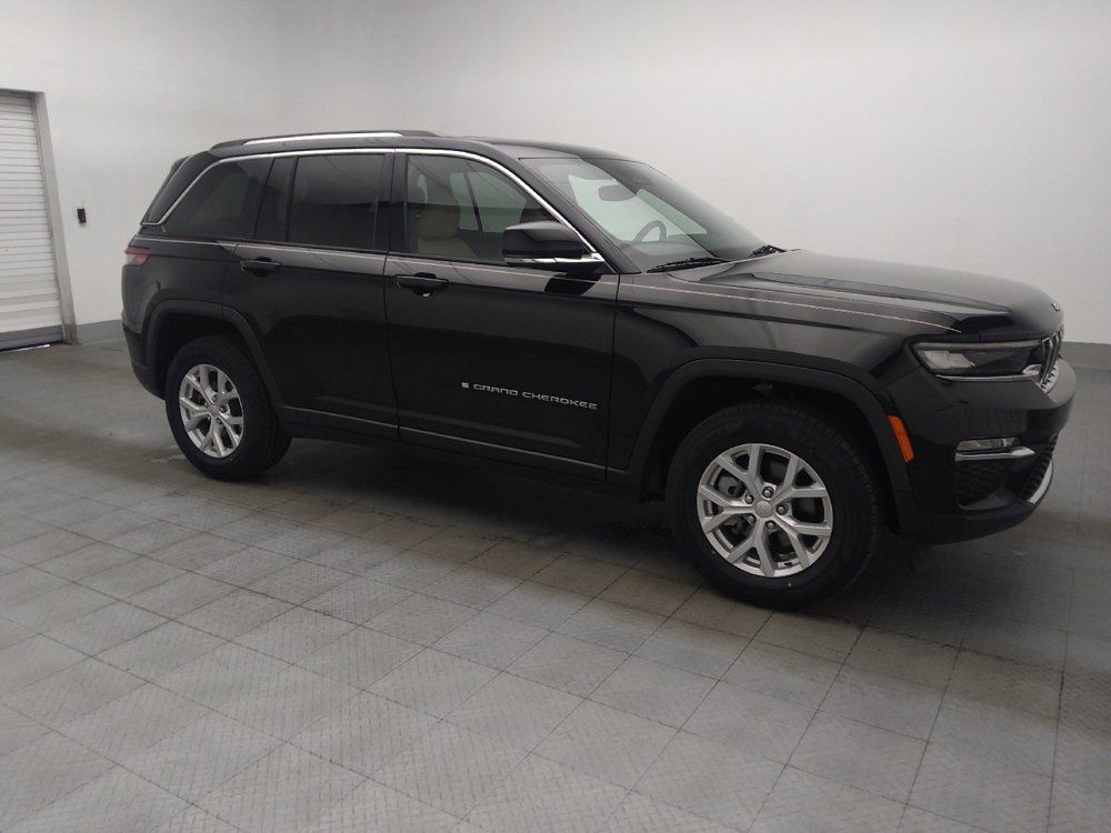 Used 2023 Jeep Grand Cherokee Limited w/ Trailer Tow Prep Group (B) AWD/4WD image 11