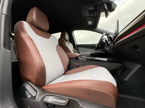 Used 2023 Volkswagen ID.4 Pro image 13