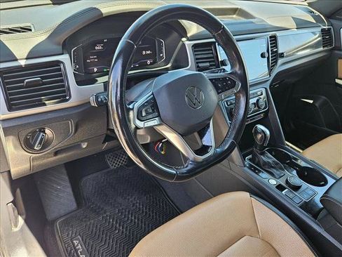 Used 2020 Volkswagen Atlas Cross Sport SEL Premium AWD/4WD image 9