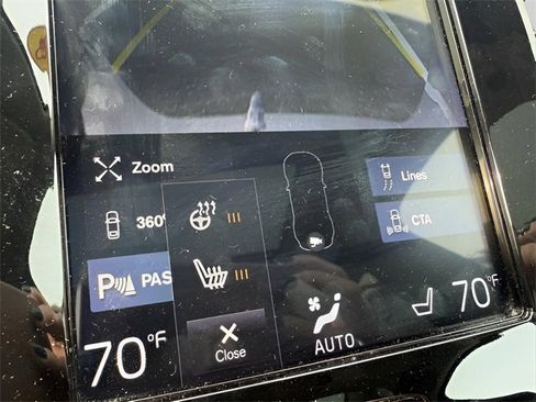 Used 2018 Volvo XC90 T5 Momentum w/ Convenience Package image 16