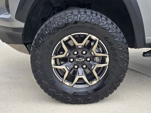 Used 2023 Chevrolet Colorado ZR2 w/ ZR2 Convenience Package III AWD/4WD image 13