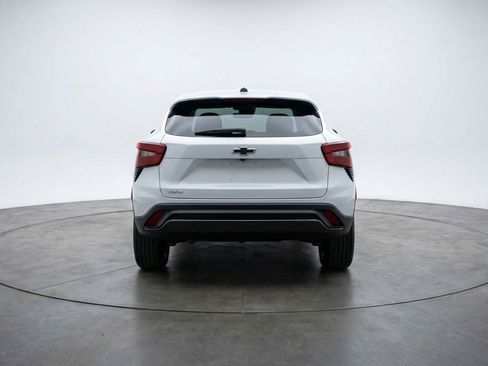 Used 2025 Chevrolet Trax LT w/ LT Convenience Package FWD image 7