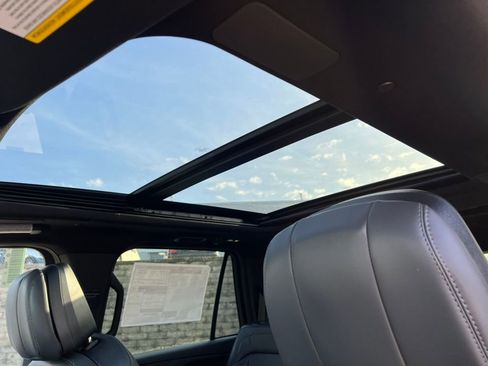 New 2026 Lincoln Navigator L Reserve w/ Jet Appearance Package image 8