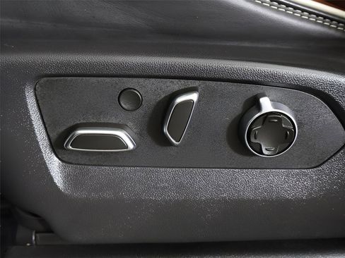 Used 2024 GMC Sierra 3500 Denali Ultimate image 38