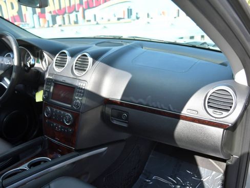 Used 2011 Mercedes-Benz GL 450 4MATIC image 34