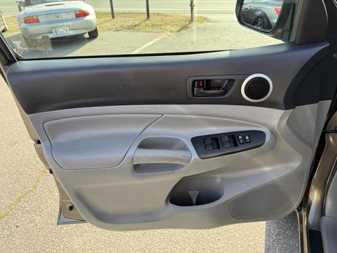 Used 2015 Toyota Tacoma 4x4 Double Cab w/ TRD Sport Package image 24