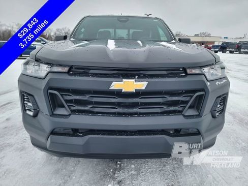 Used 2025 Chevrolet Colorado W/T w/ Advanced Trailering Package image 9