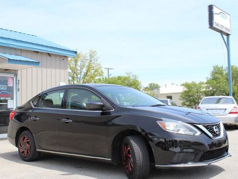 Used 2016 Nissan Sentra S FWD image 2