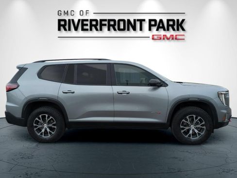 Used 2025 GMC Acadia AT4 w/ Luxury Package AWD/4WD image 2