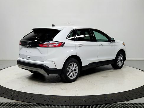 Used 2024 Ford Edge SEL image 8