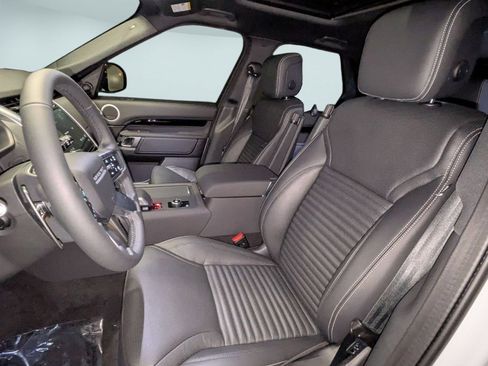 New 2026 Land Rover Discovery S AWD/4WD image 15