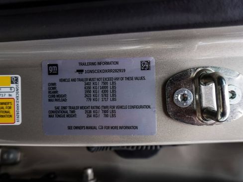 Used 2024 Chevrolet Suburban RST RWD image 43