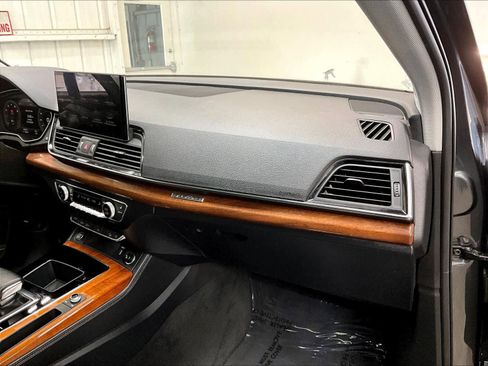 Used 2023 Audi Q5 2.0T Premium Plus w/ Premium Plus Package AWD/4WD image 19