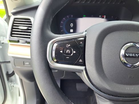 Used 2025 Volvo XC90 B5 Plus w/ Protection Package Premier image 18