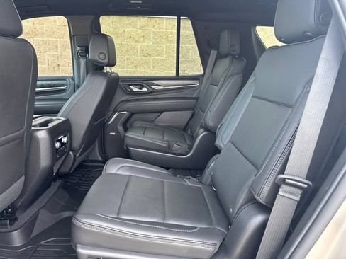 Used 2021 GMC Yukon Denali w/ Denali Premium Package AWD/4WD image 14