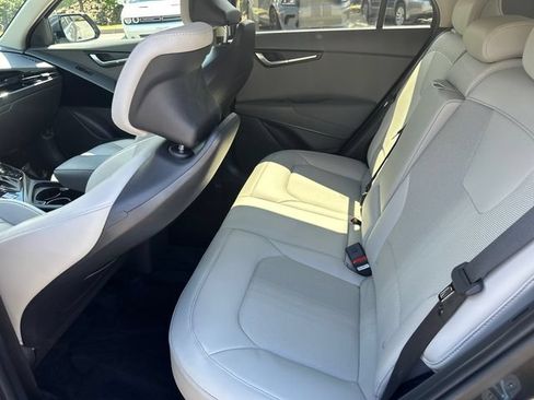 Used 2024 Kia Niro EX Touring FWD image 18
