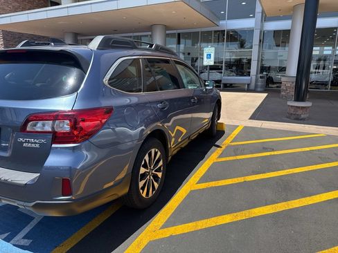 Used 2017 Subaru Outback 2.5i Limited AWD/4WD image 5