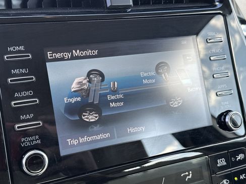 Used 2020 Toyota Prius XLE w/ Carpet Mat Package image 20