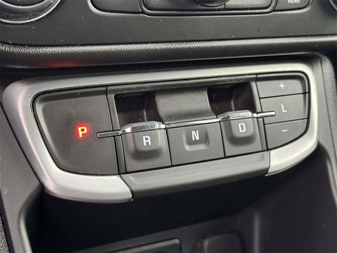 Used 2024 GMC Terrain SLT image 20