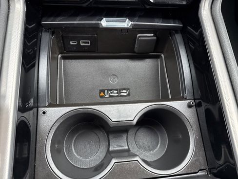 Certified 2022 GMC Yukon Denali w/ Denali Premium Package image 13