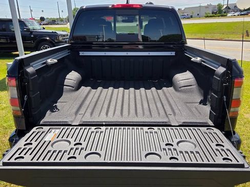 Used 2026 Nissan Frontier SV w/ SV Convenience Package AWD/4WD image 12