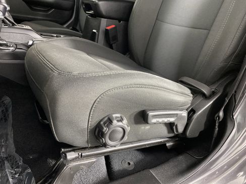 Used 2022 Jeep Wrangler Unlimited Sport image 16