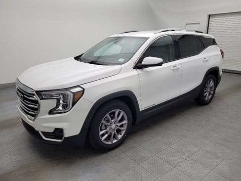 Used 2023 GMC Terrain SLT image 2