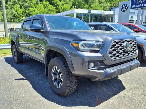 Used 2021 Toyota Tacoma TRD Off-Road w/ Technology Package AWD/4WD image 2
