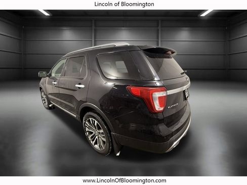 Used 2017 Ford Explorer Platinum image 27