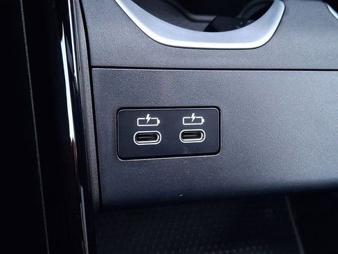 Used 2025 BMW X2 xDrive28i w/ Premium Package image 19