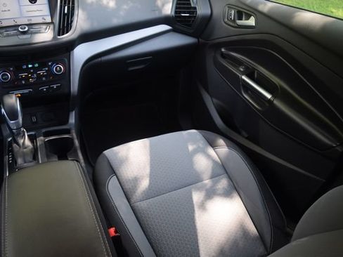 Used 2019 Ford Escape SE FWD image 14