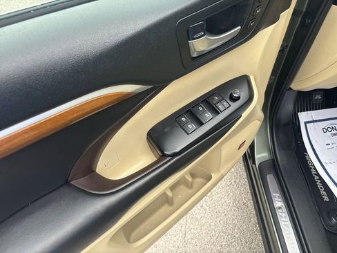 Used 2019 Toyota Highlander Limited image 15