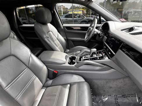 Used 2019 Porsche Cayenne image 45