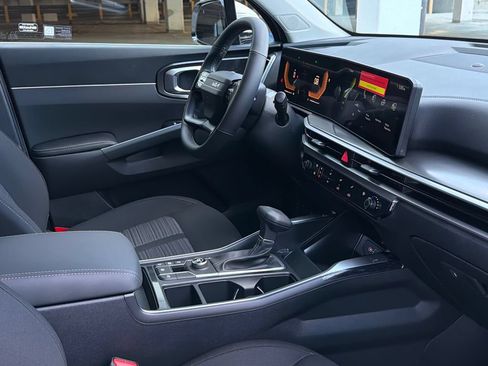 New 2026 Kia Sorento LX FWD image 11