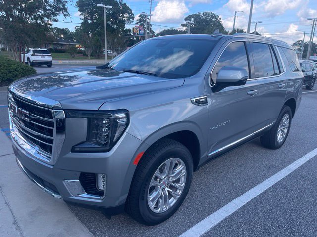 Used 2023 GMC Yukon SLT w/ SLT Luxury Package AWD/4WD image 1