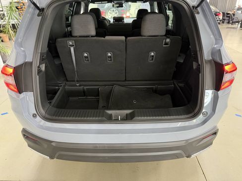 Used 2025 Honda Pilot Sport image 9