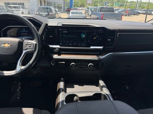 Used 2024 Chevrolet Silverado 3500 LT w/ Convenience Package AWD/4WD image 2