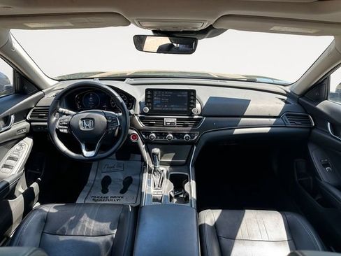 Used 2018 Honda Accord Touring image 10