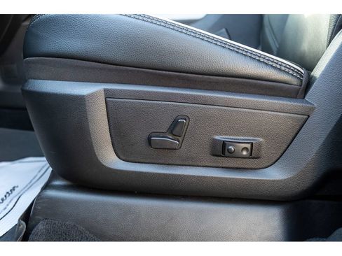 Used 2025 RAM 2500 Laramie AWD/4WD image 15