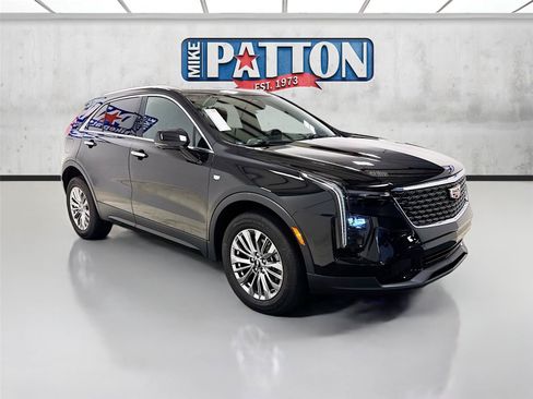 Used 2025 Cadillac XT4 Premium Luxury w/ Technology Package FWD image 1