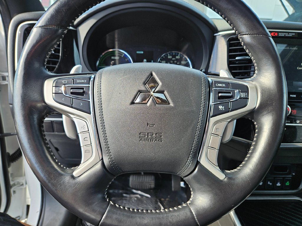 Used 2021 Mitsubishi Outlander 4WD Plug-In Hybrid image 23