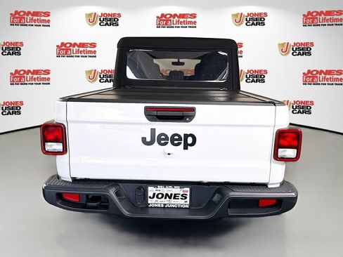 Used 2023 Jeep Gladiator Sport AWD/4WD image 14